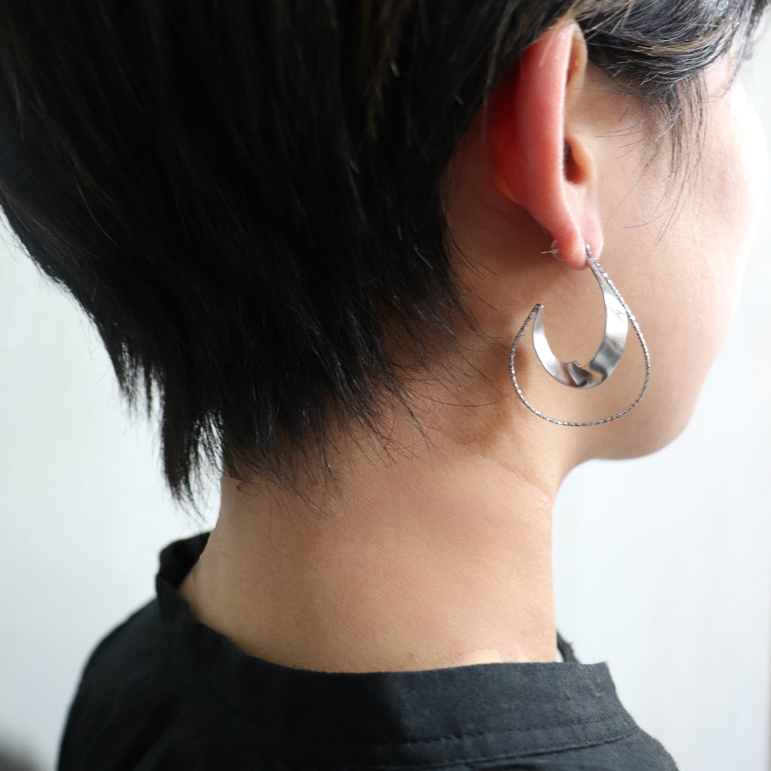 SV925 風に舞う瞬間 ピアス|GSV1034WH