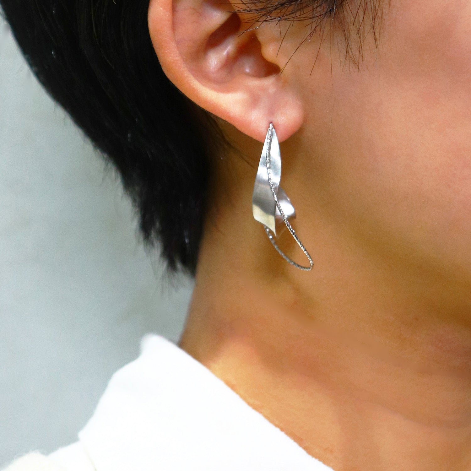 SV925 風に舞う瞬間 ピアス|GSV1034WH