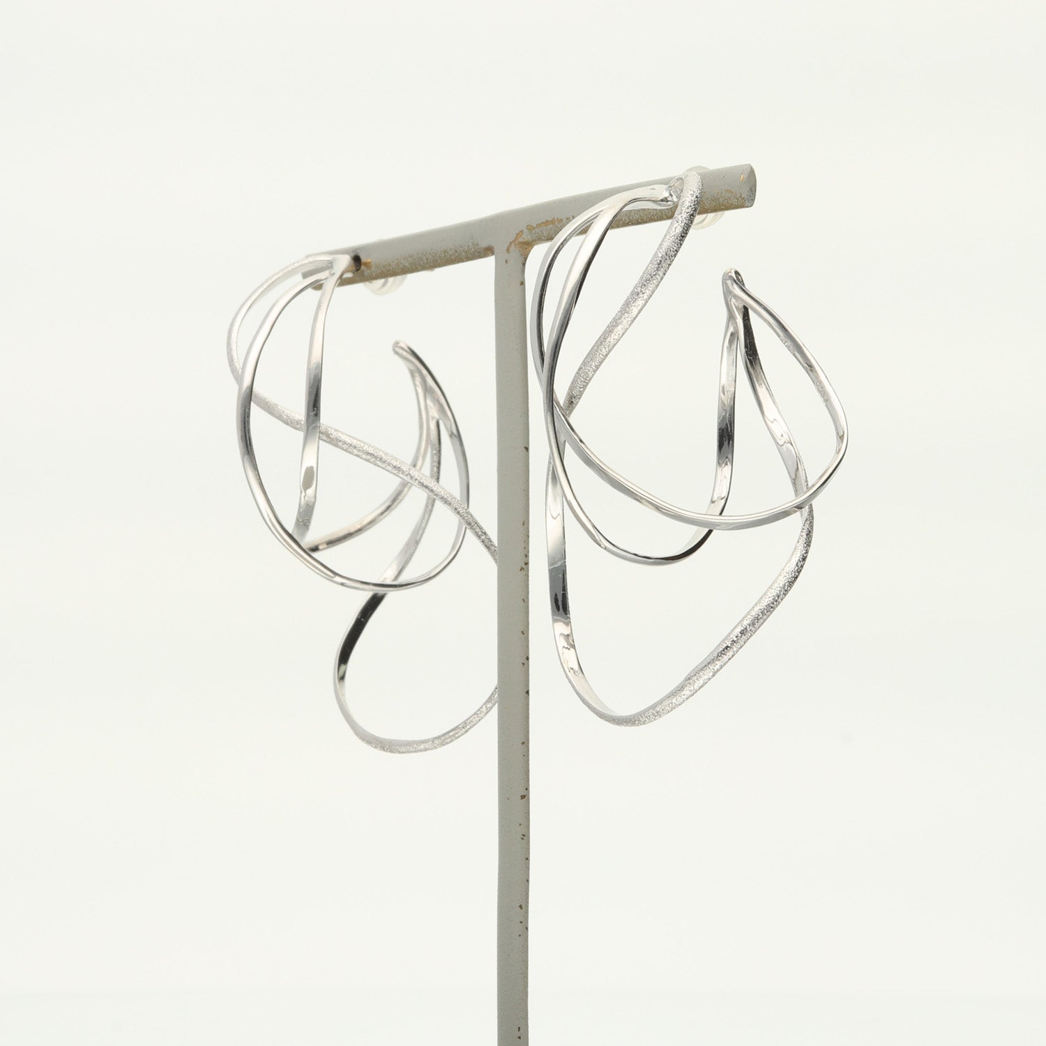 SV925 無限の環 ピアス|GSV1037WH