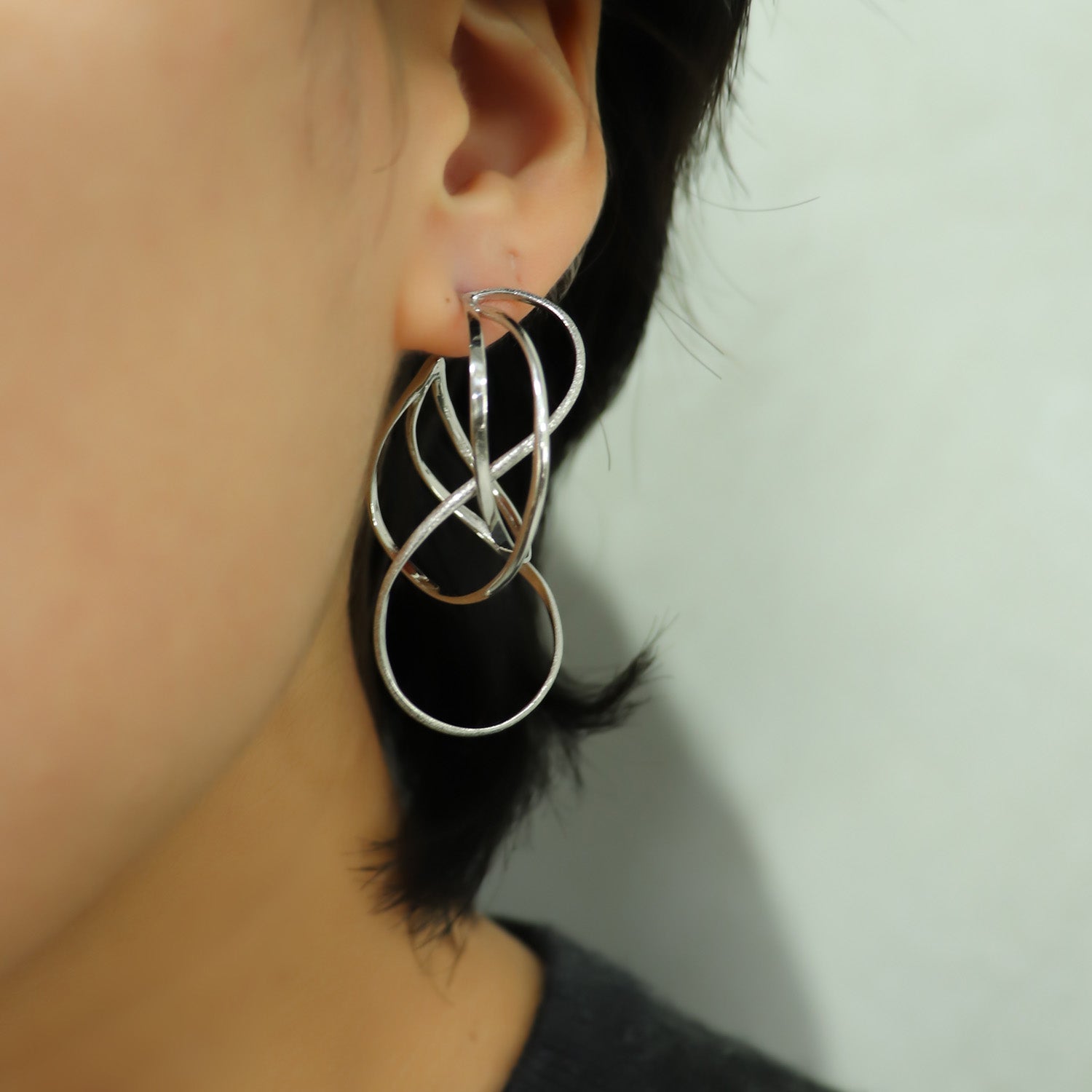 SV925 無限の環 ピアス|GSV1037WH