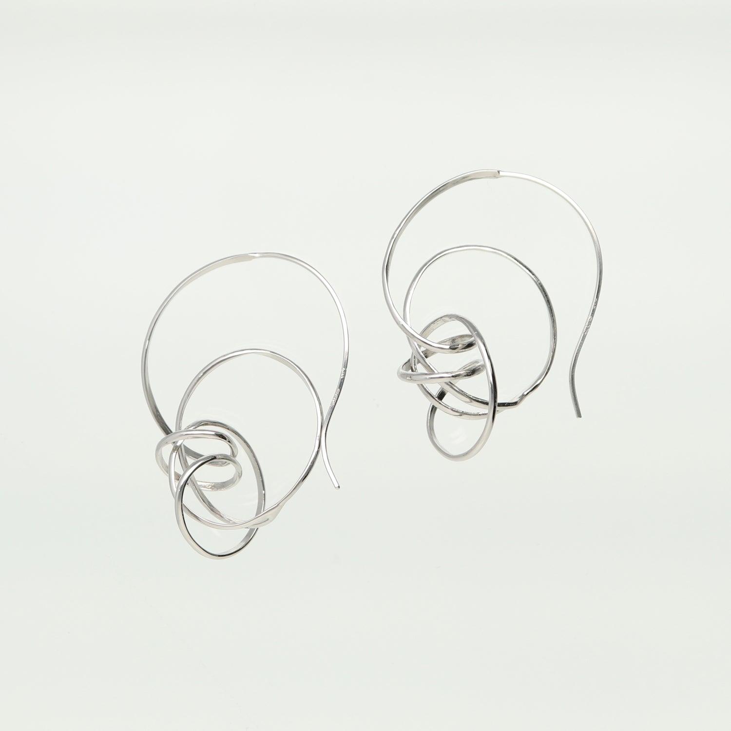 SV925 憧憬の環 ピアス|GSV1039WH