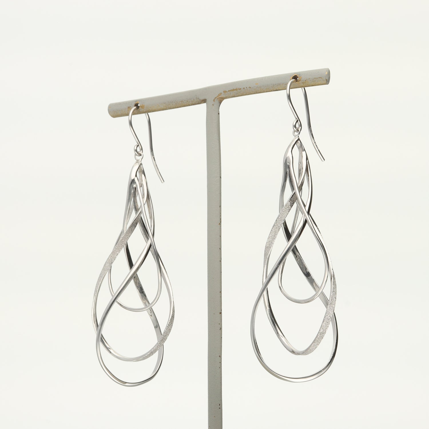 SV925 潤いのループ ピアス|GSV1040WH