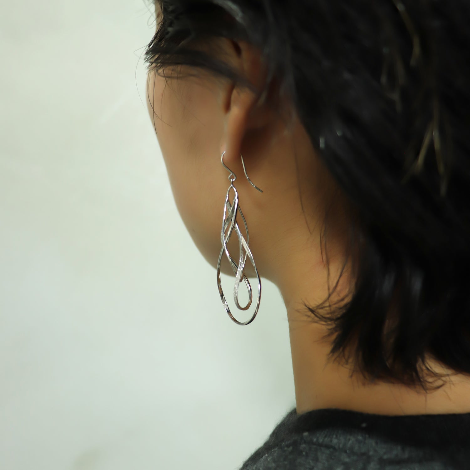 SV925 潤いのループ ピアス|GSV1040WH