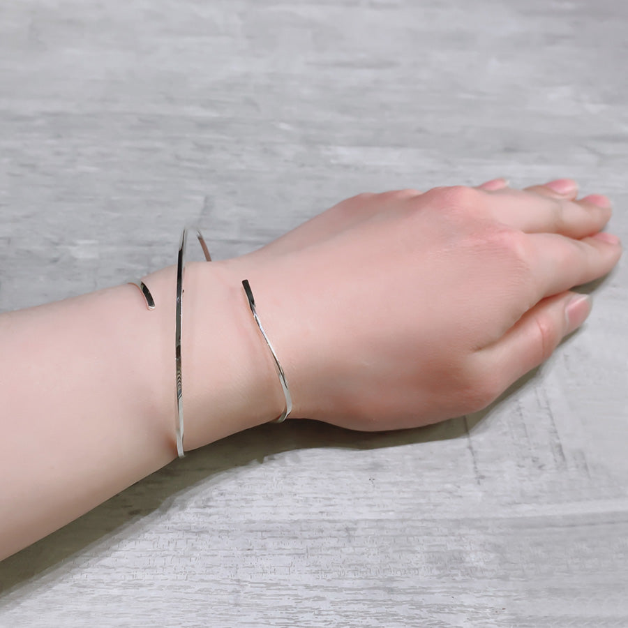 SV999 純銀ハグ バングル|GSV3006