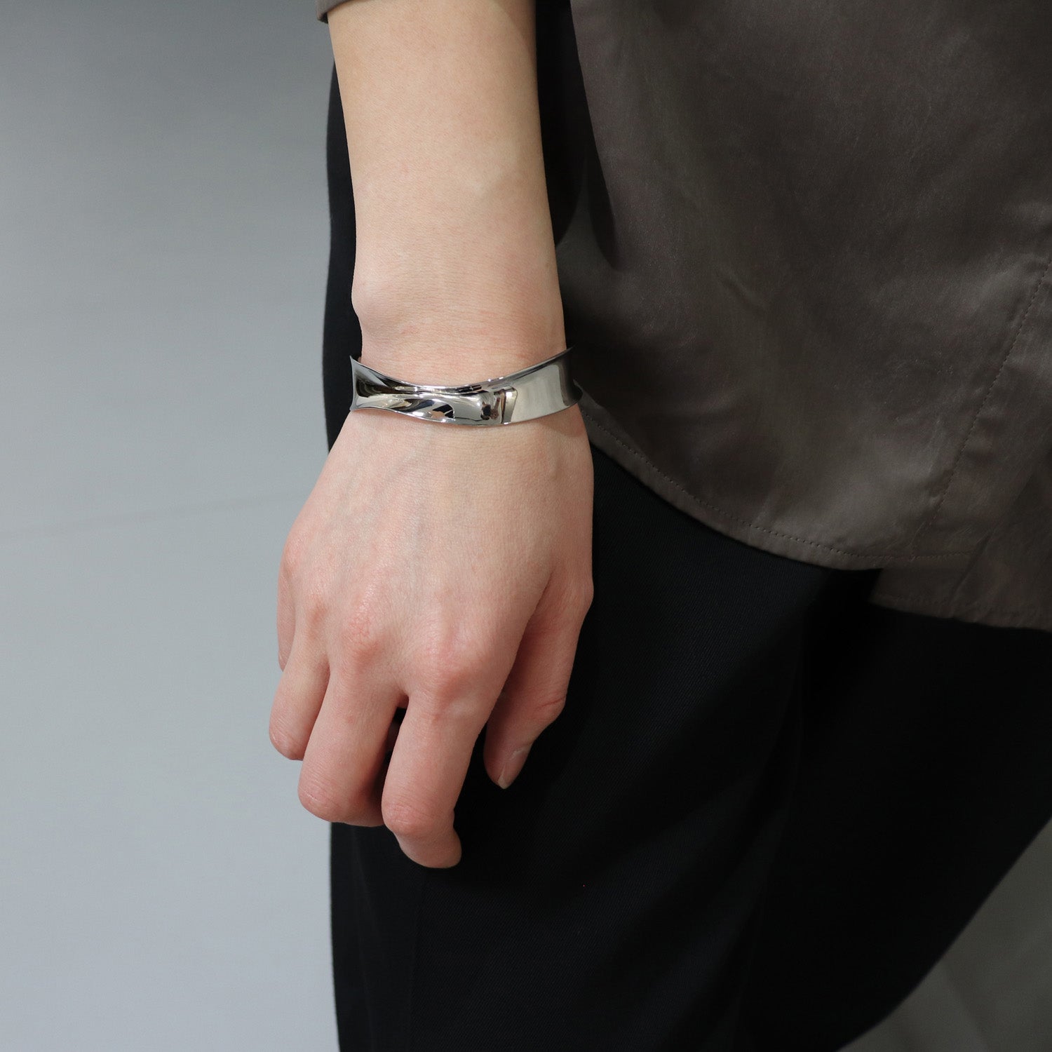 SV925 しなやかに包む バングル|GSV3010WH