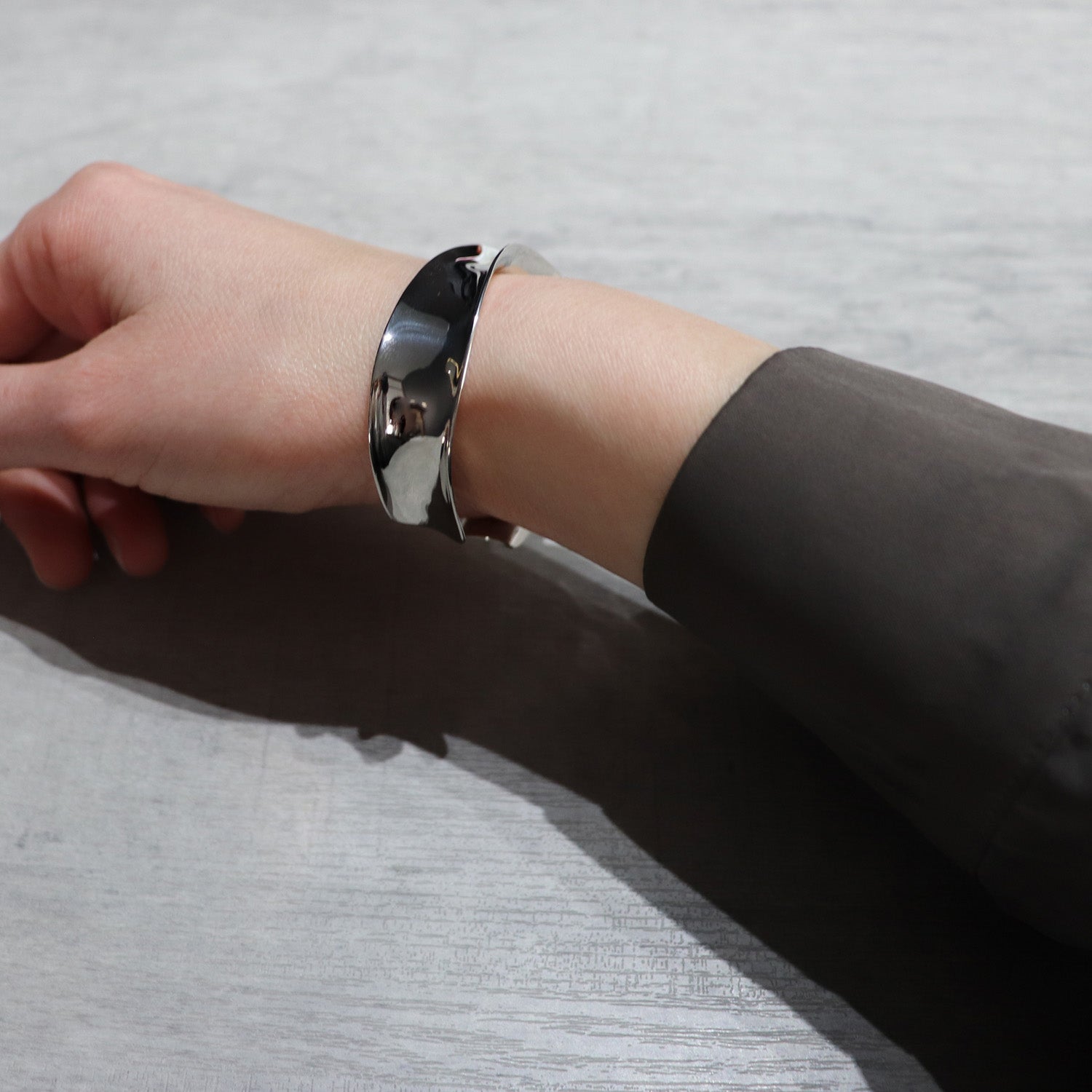 SV925 しなやかに包む バングル|GSV3010WH