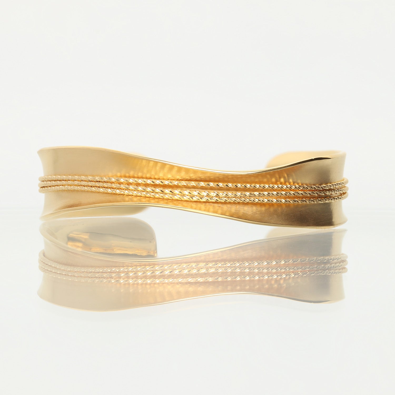 SV925 あふれる光を絡う バングル|GSV3012GD