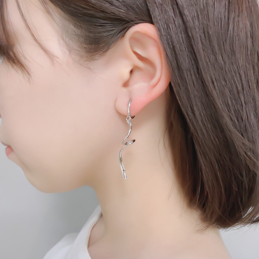 SV999&925 純銀の流れるライン イヤリング|GSV4021