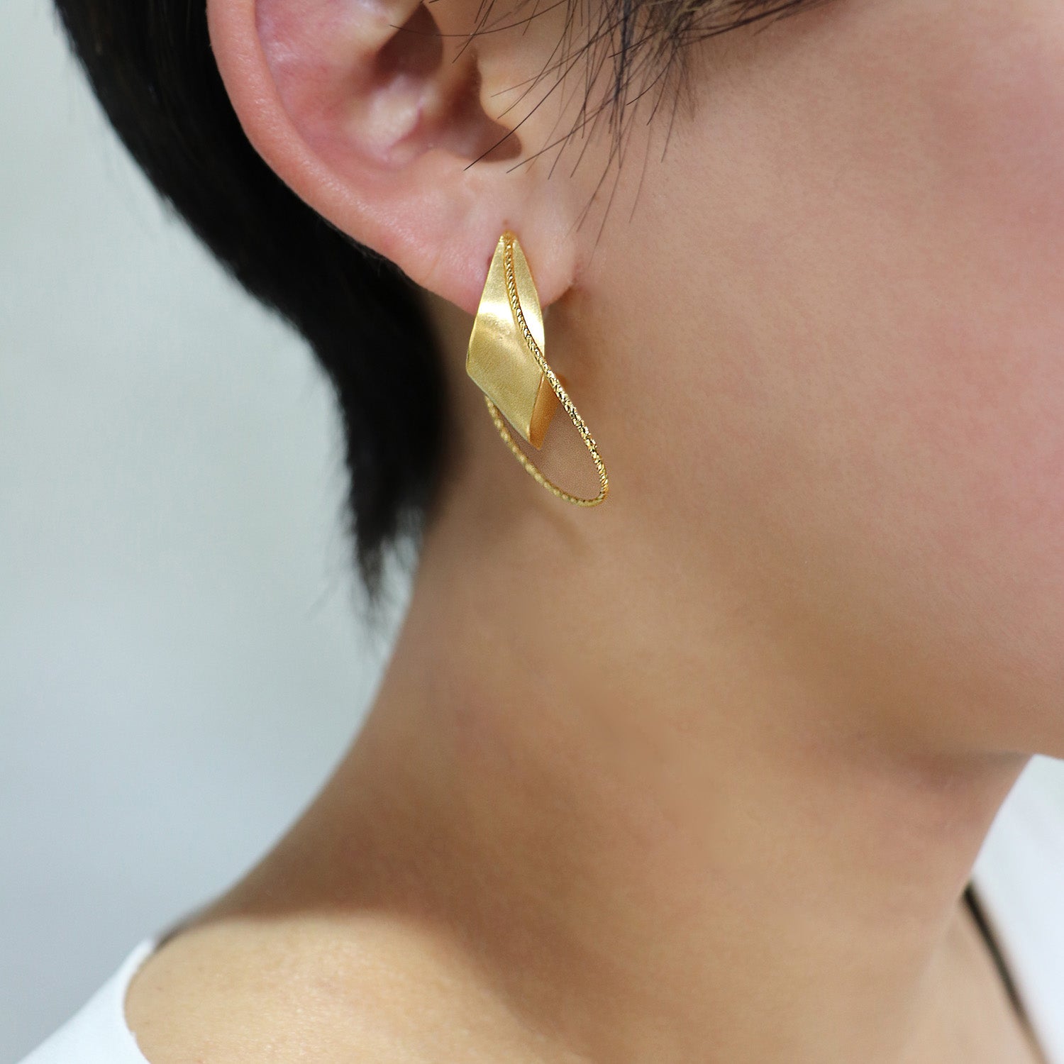 SV925 風に舞う瞬間 イヤリング|GSV4024GD