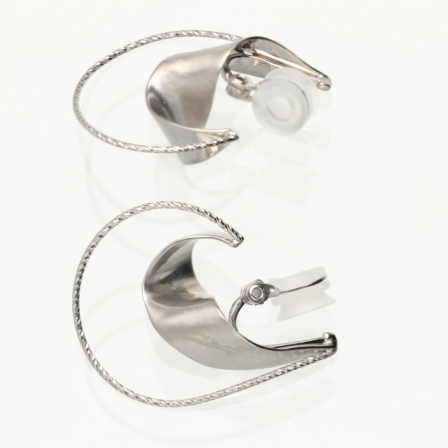 SV925 風に舞う瞬間 イヤリング|GSV4024WH