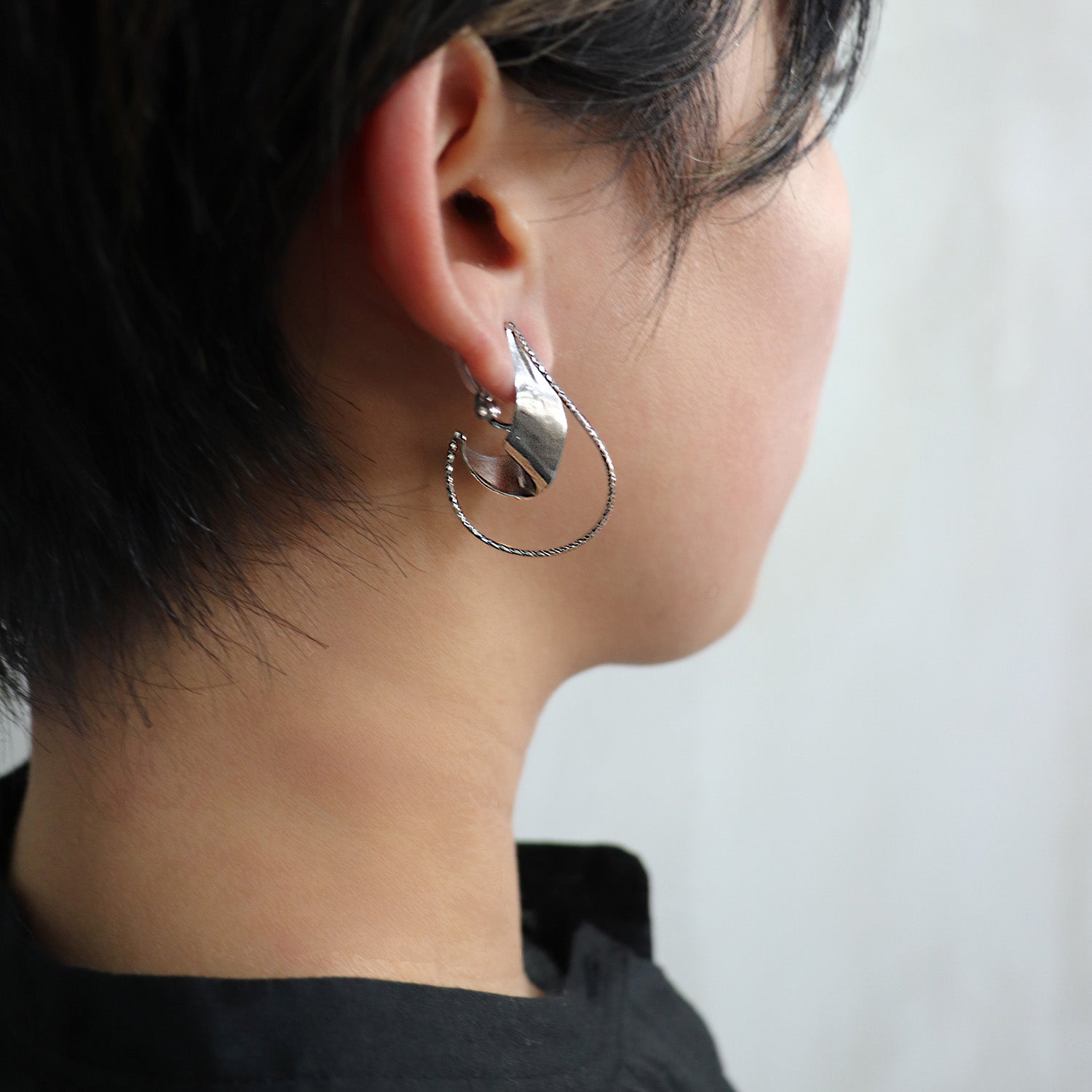 SV925 風に舞う瞬間 イヤリング|GSV4024WH