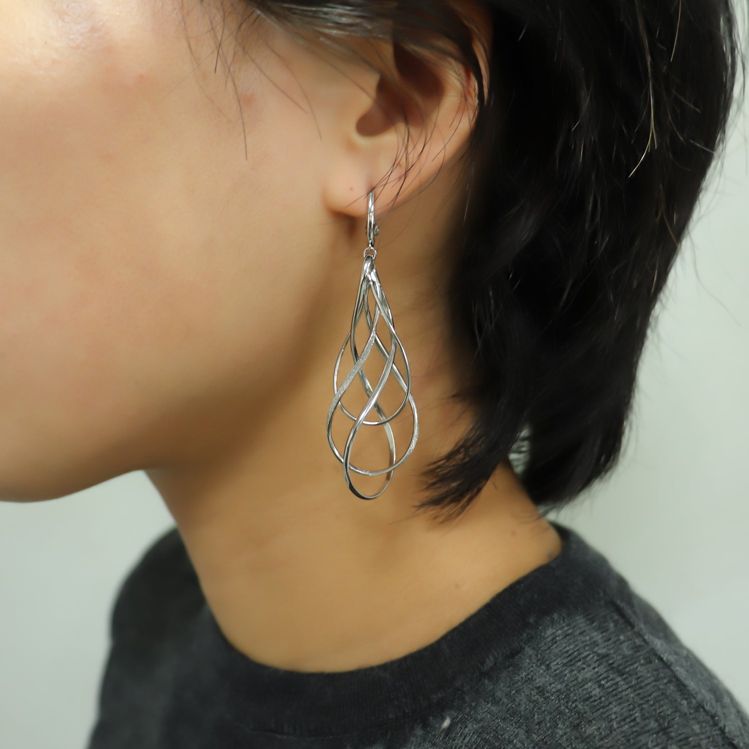 SV925 潤いのループ イヤリング|GSV4026WH