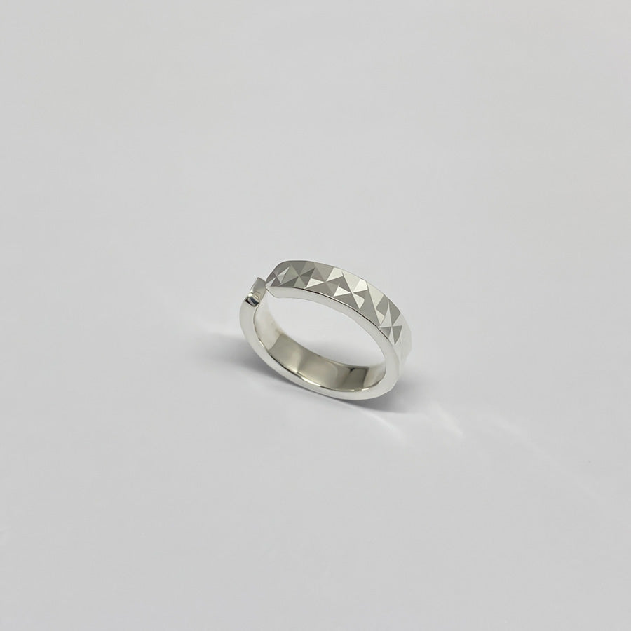 SV999 純銀煌めきカット イヤーカフ|GSV5103