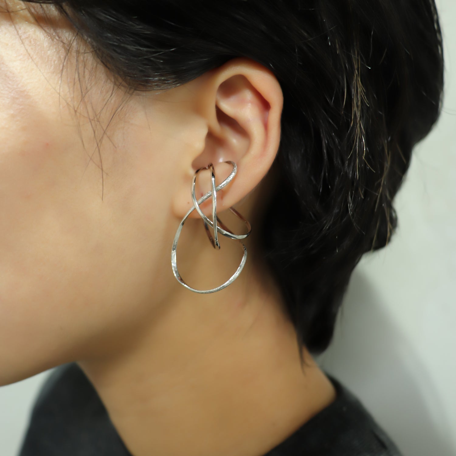 SV925 無限の環 イヤーカフ|GSV5111WH-R・GSV5111WH-L