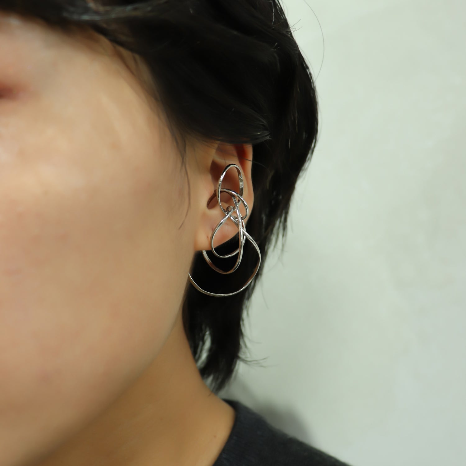 SV925 運命の環 イヤーカフ|GSV5112WH-R・GSV5112WH-L