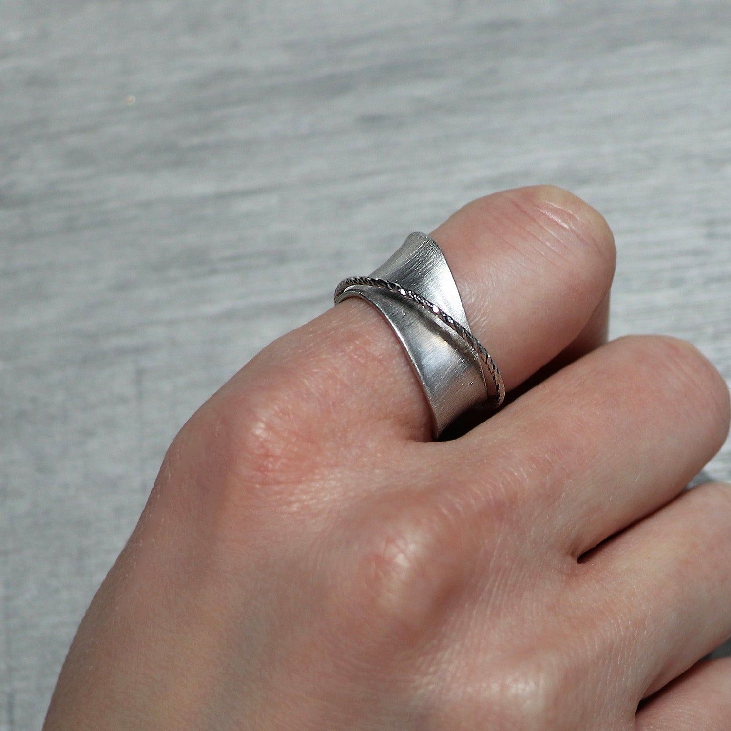 SV925 力強く優しい リング|GSV6013WH