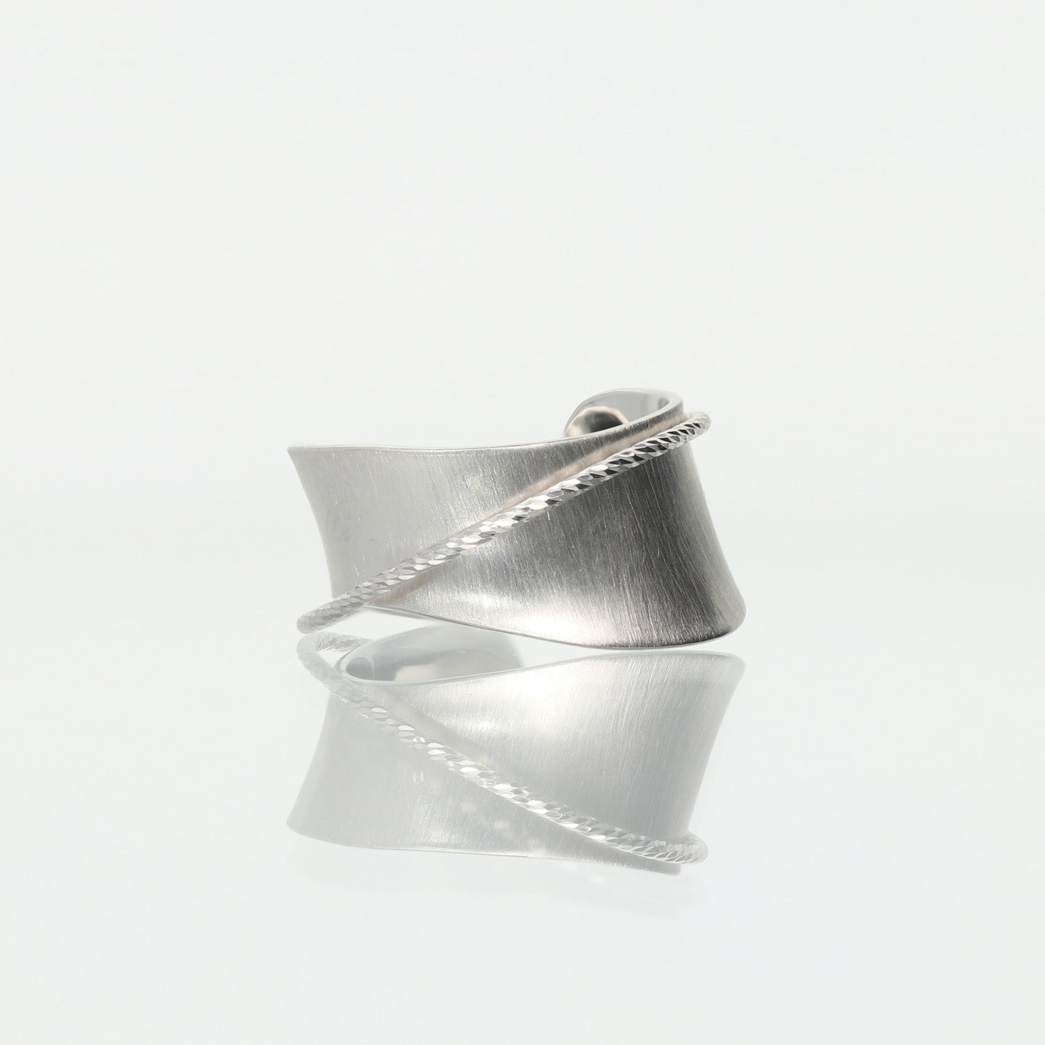 SV925 力強く優しい リング|GSV6013WH