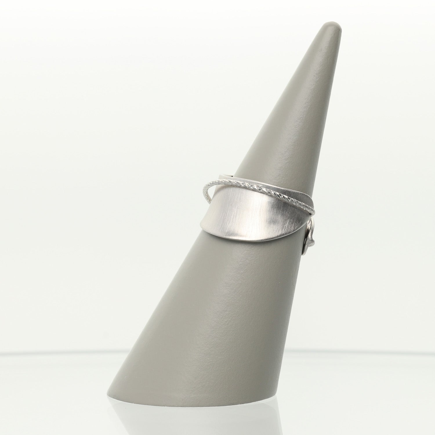 SV925 力強く優しい リング|GSV6013WH