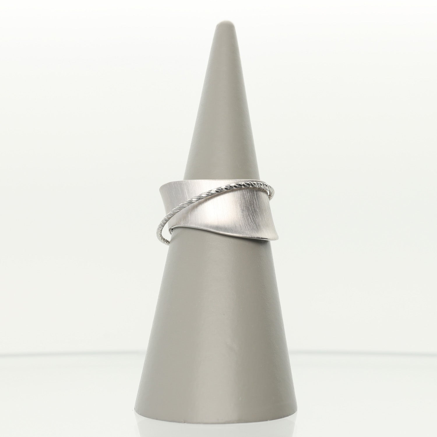 SV925 力強く優しい リング|GSV6013WH