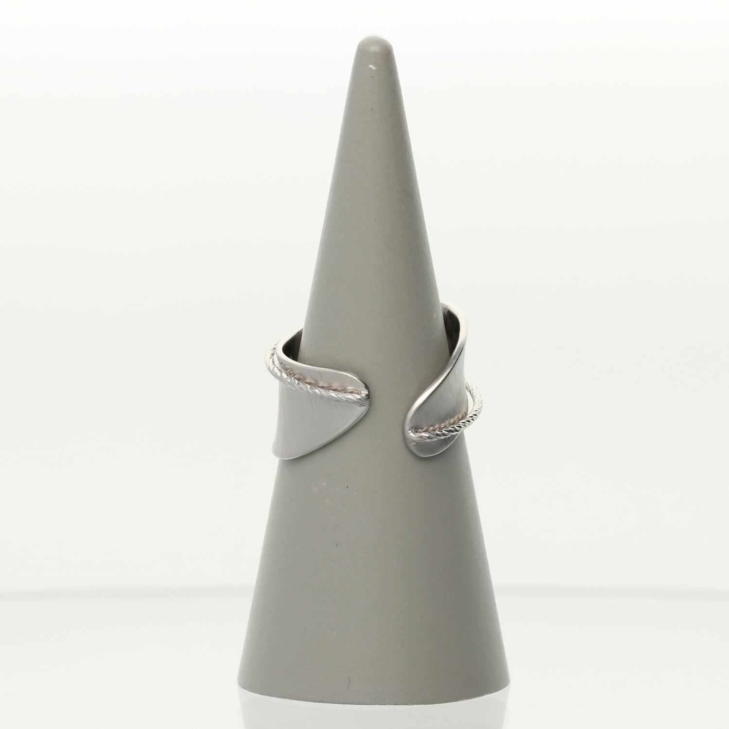 SV925 力強く優しい リング|GSV6013WH