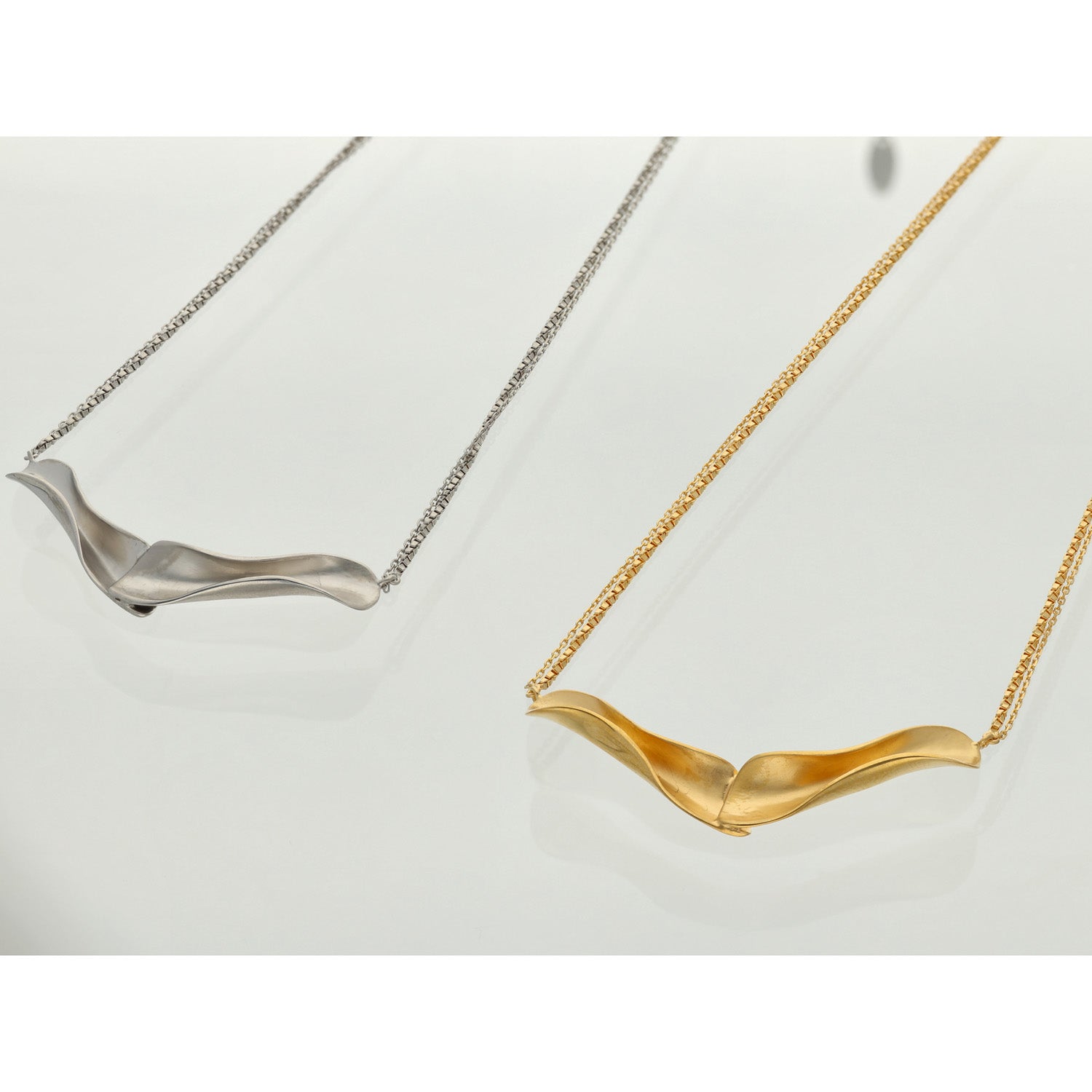 SV925 光沢の揺らぎ ネックレス|GSV8011GD