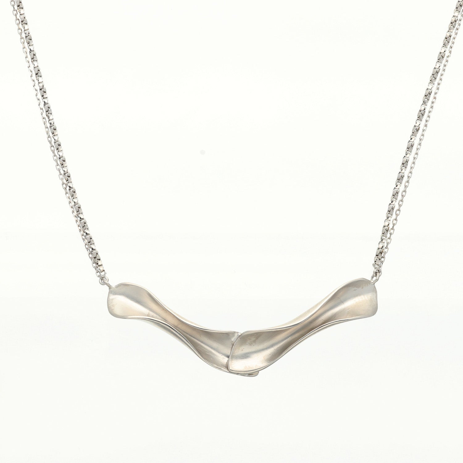 SV925 光沢の揺らぎ ネックレス|GSV8011WH