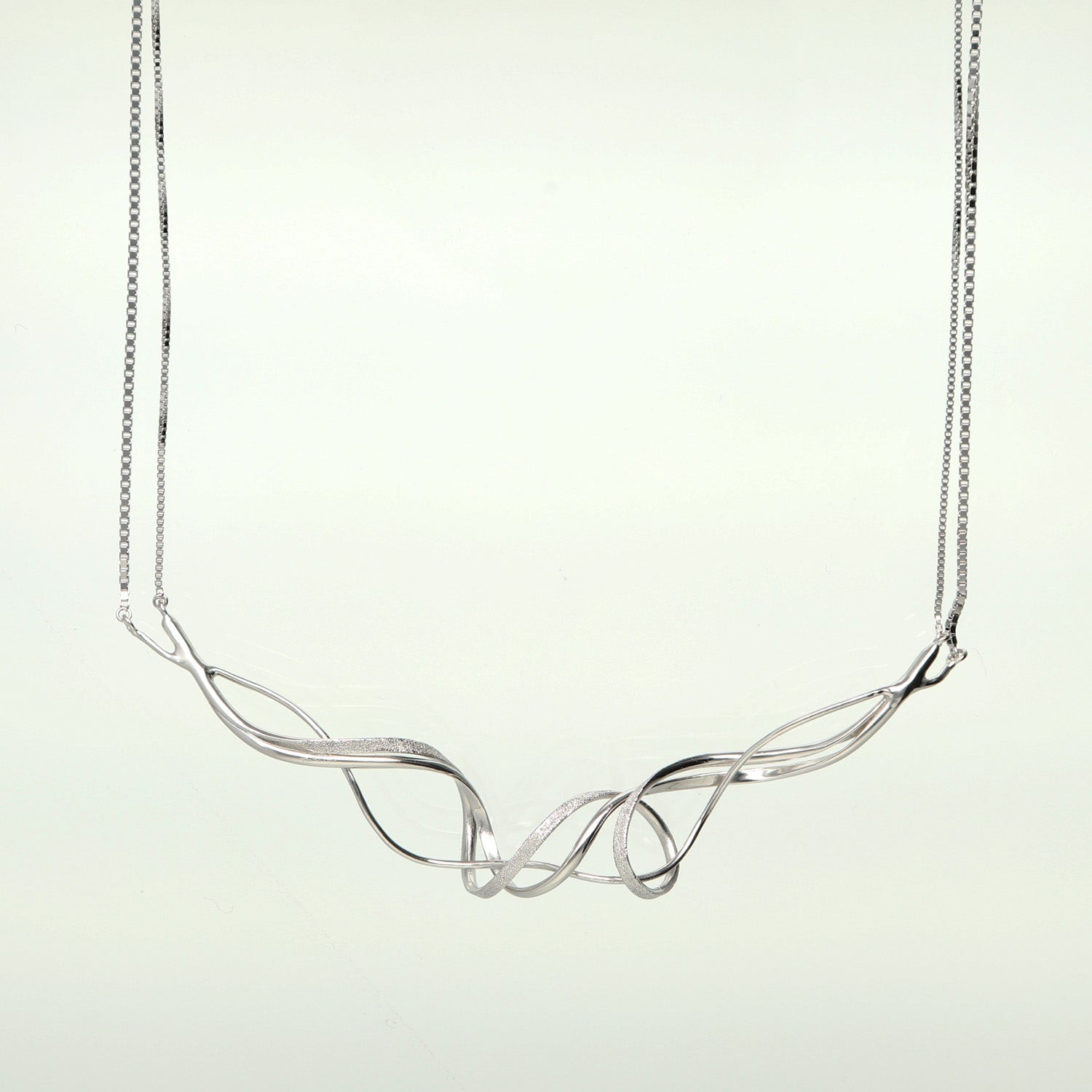 SV925 流れる躍動 ネックレス|GSV8012WH