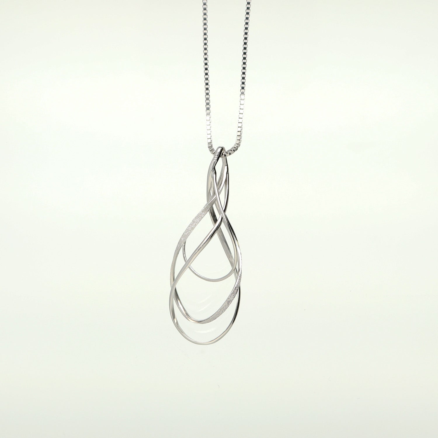 SV925 潤いのループ ネックレス|GSV8013WH