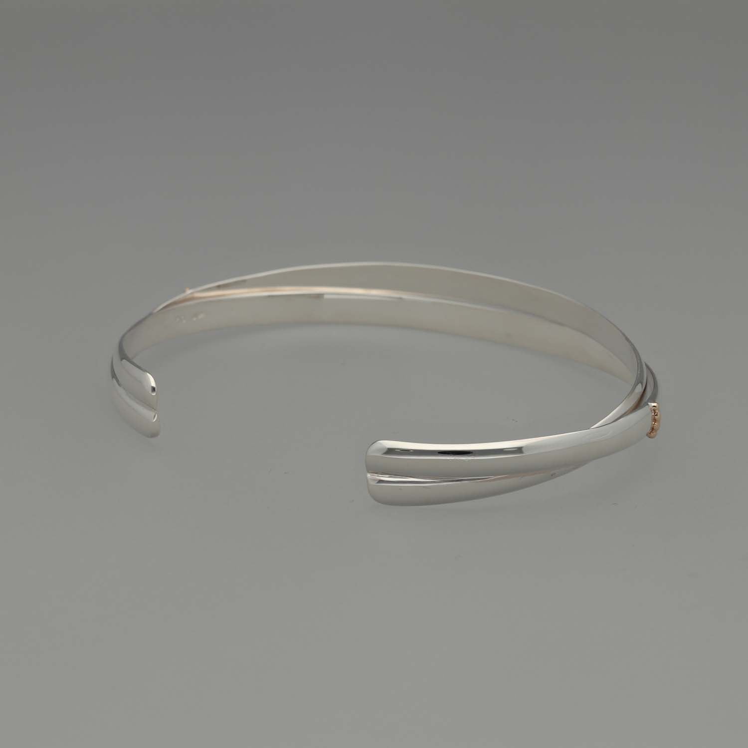 SV925/K10 軸をなぞる バングル|GSVK3003