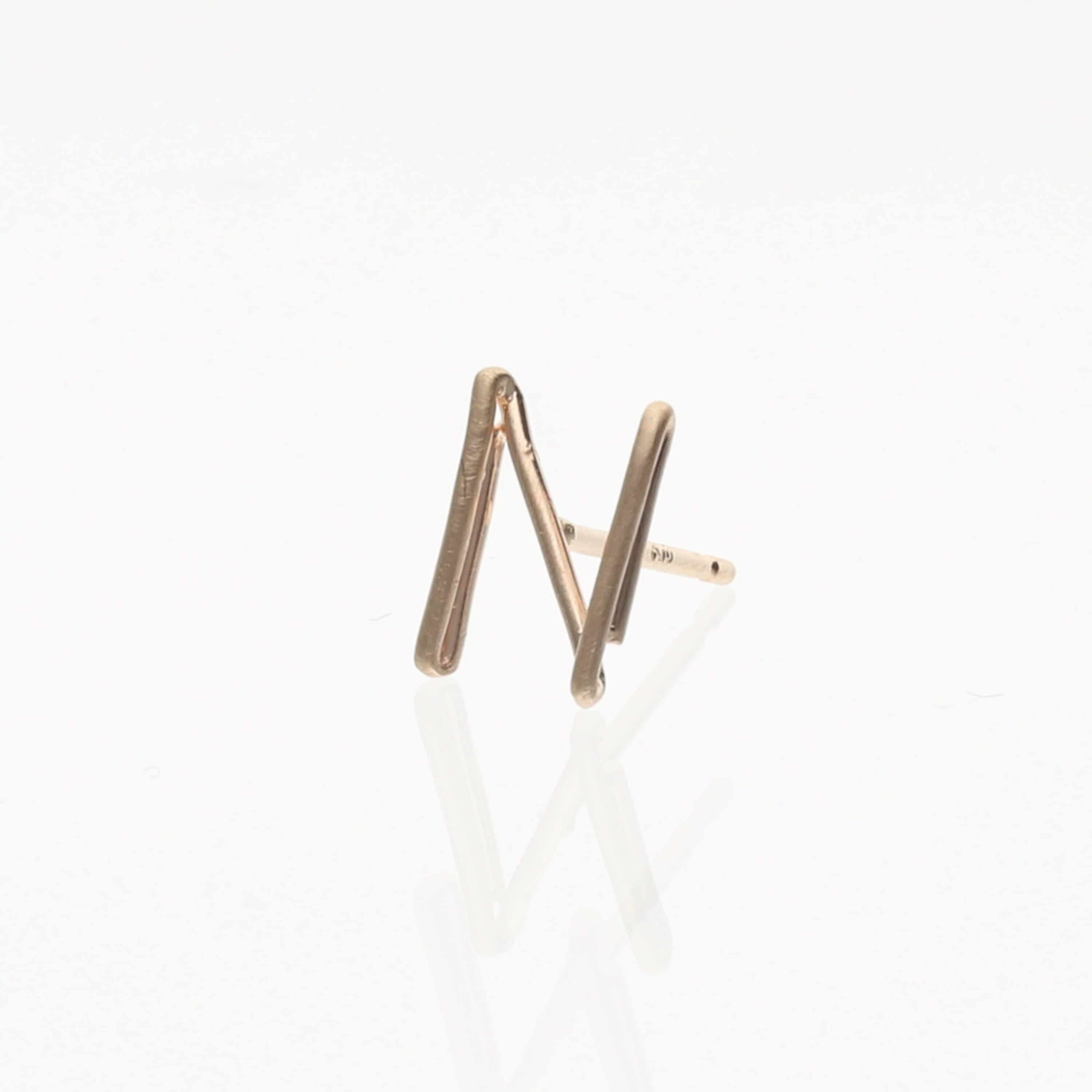 K10  イニシャル  ピアス｜GD-3143A～Z