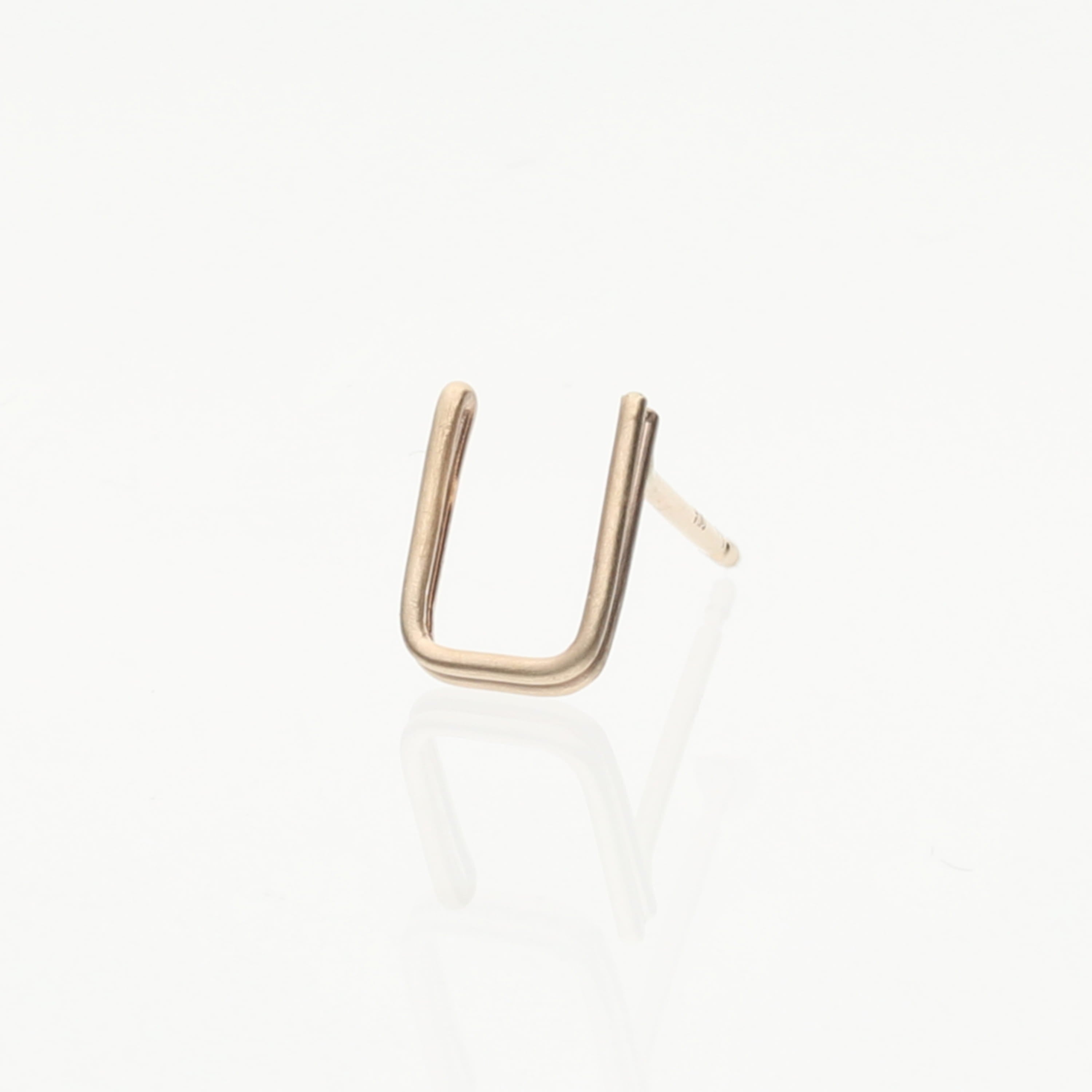 K10  イニシャル  ピアス｜GD-3143A～Z