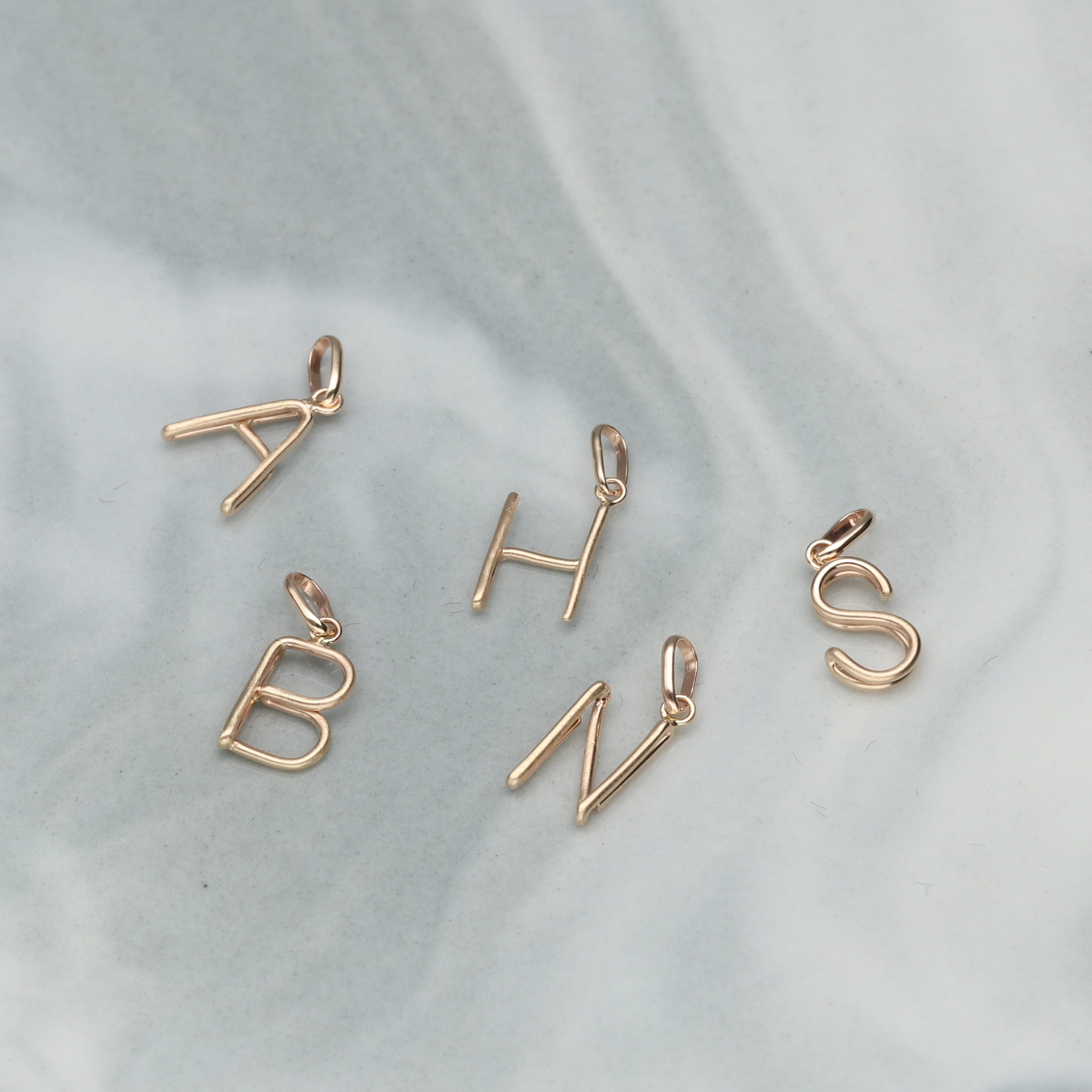 K10  イニシャル  ペンダントトップ｜GD-8023A～Z