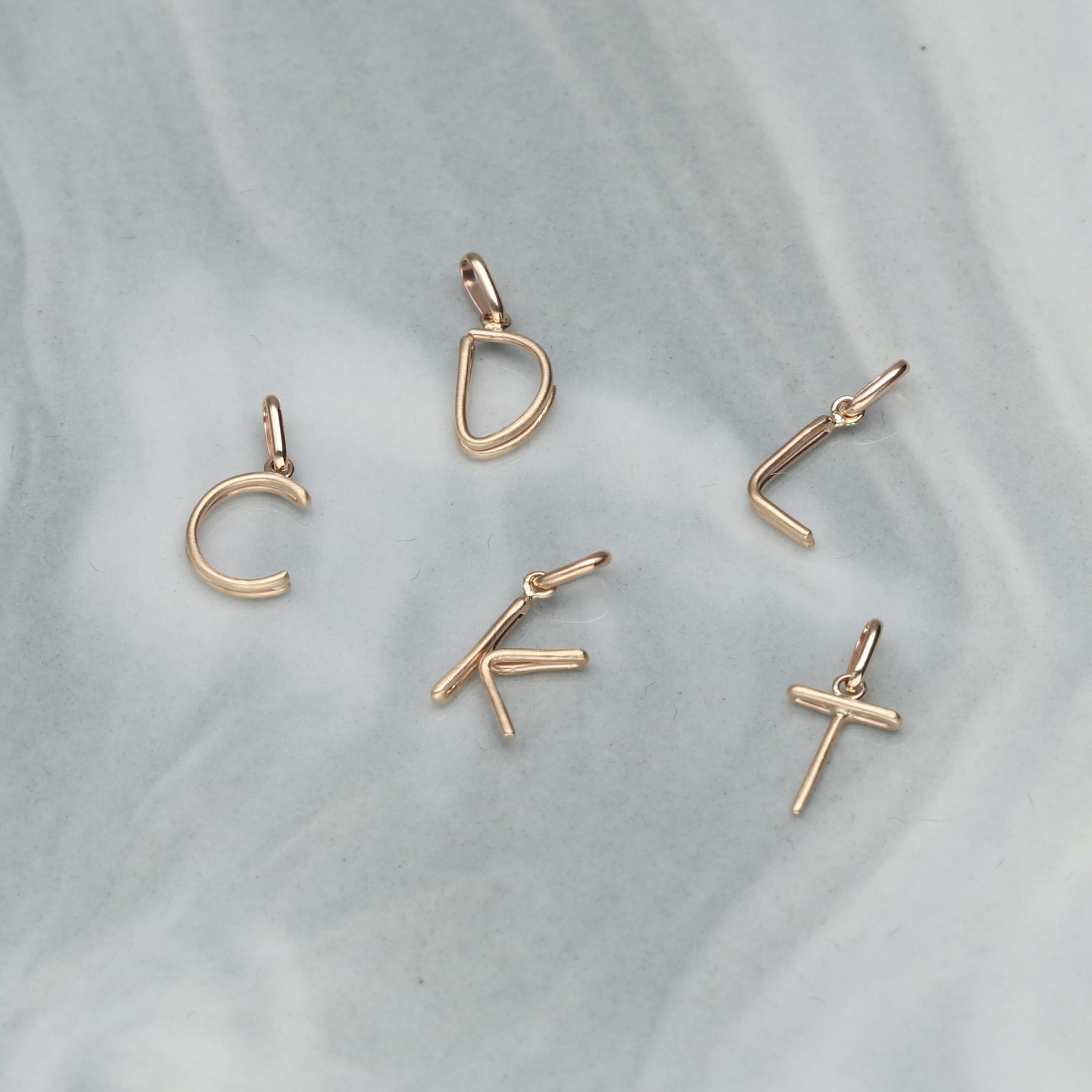 K10  イニシャル  ペンダントトップ｜GD-8023A～Z