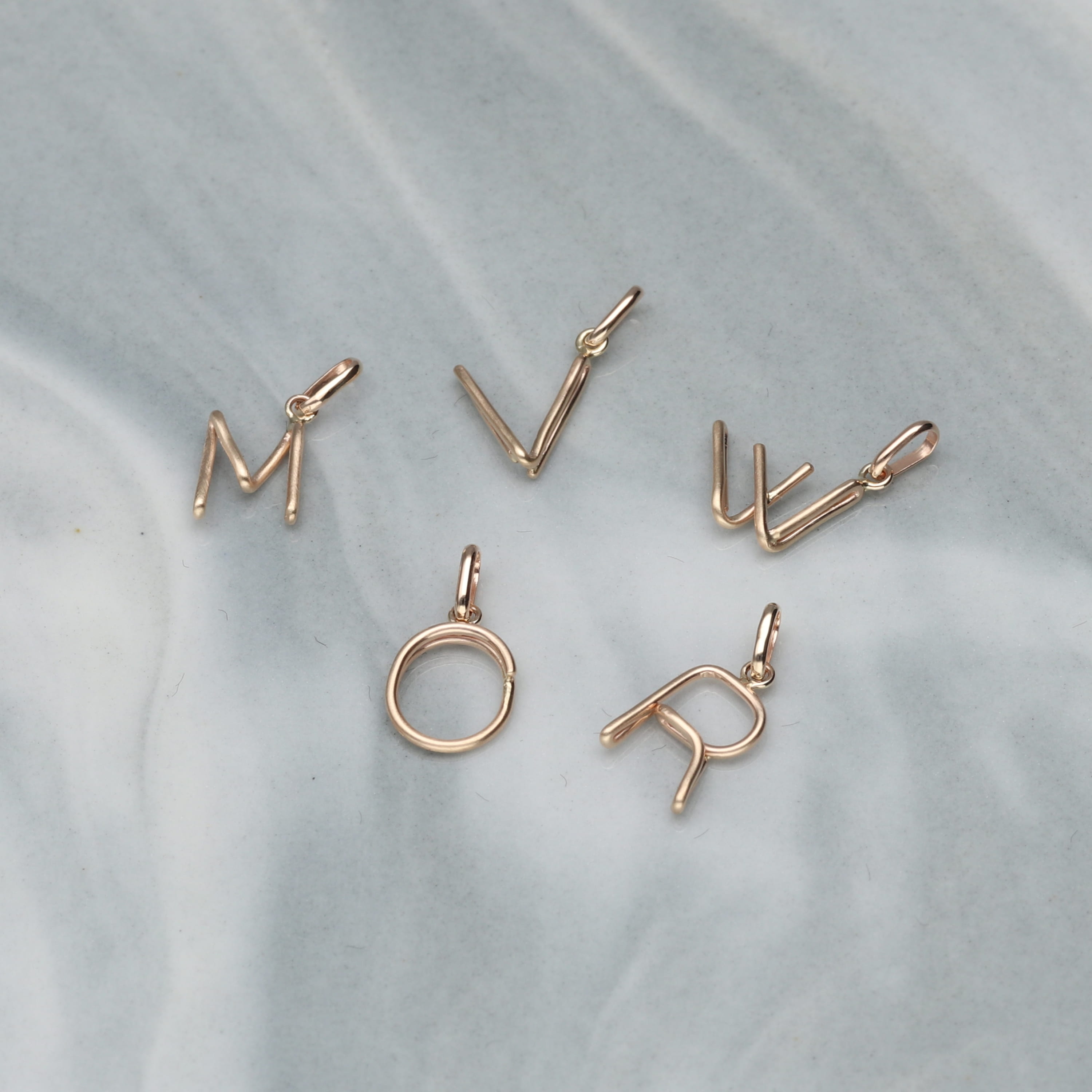 K10  イニシャル  ペンダントトップ｜GD-8023A～Z