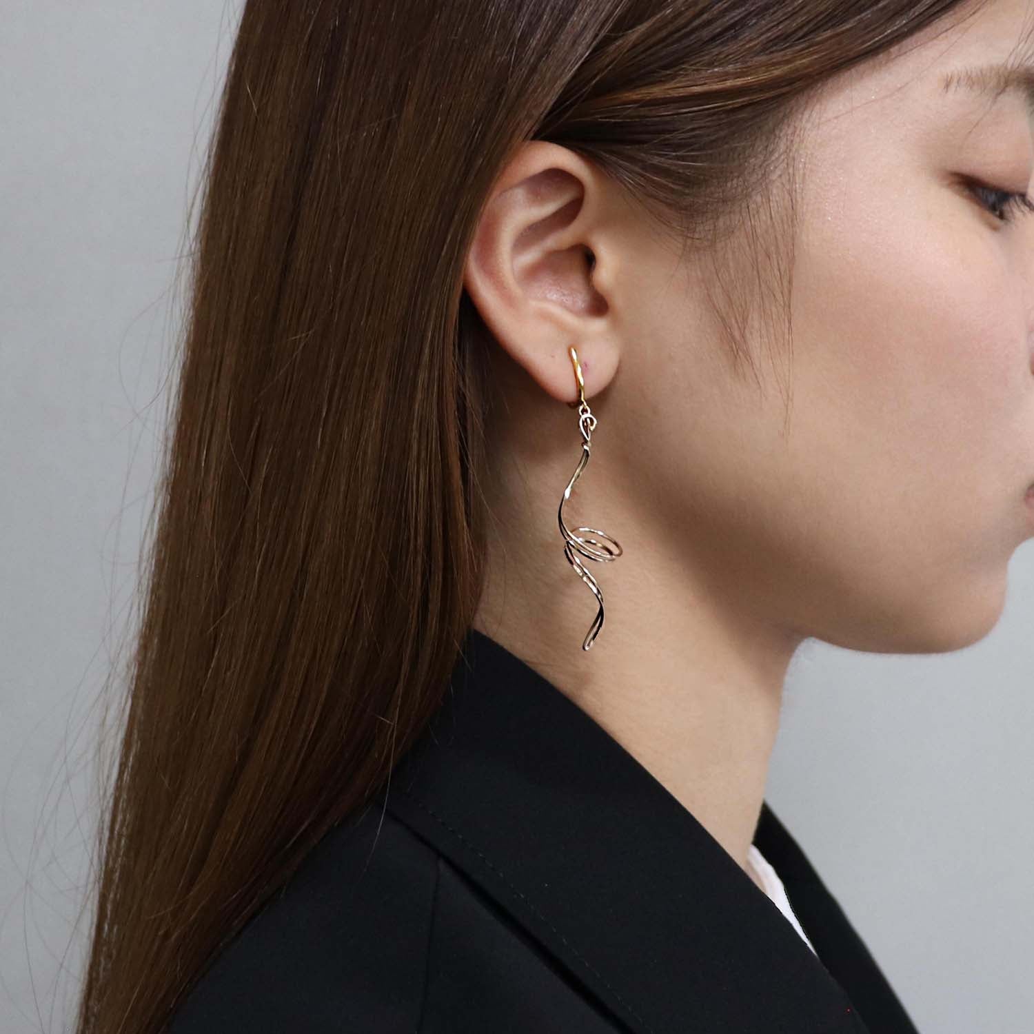 K14GF/SV  巡りのかたち イヤリング｜GFE4173GD