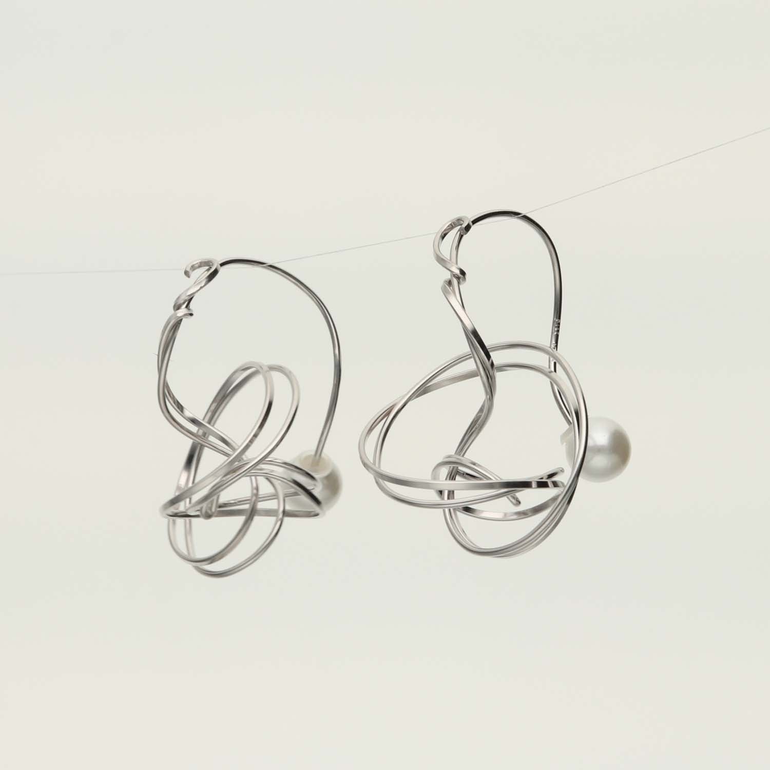 K14GF  輪のゆらぎ  ピアス｜GFP1362WH